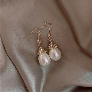 Dainty Pearl Drop Earrings
